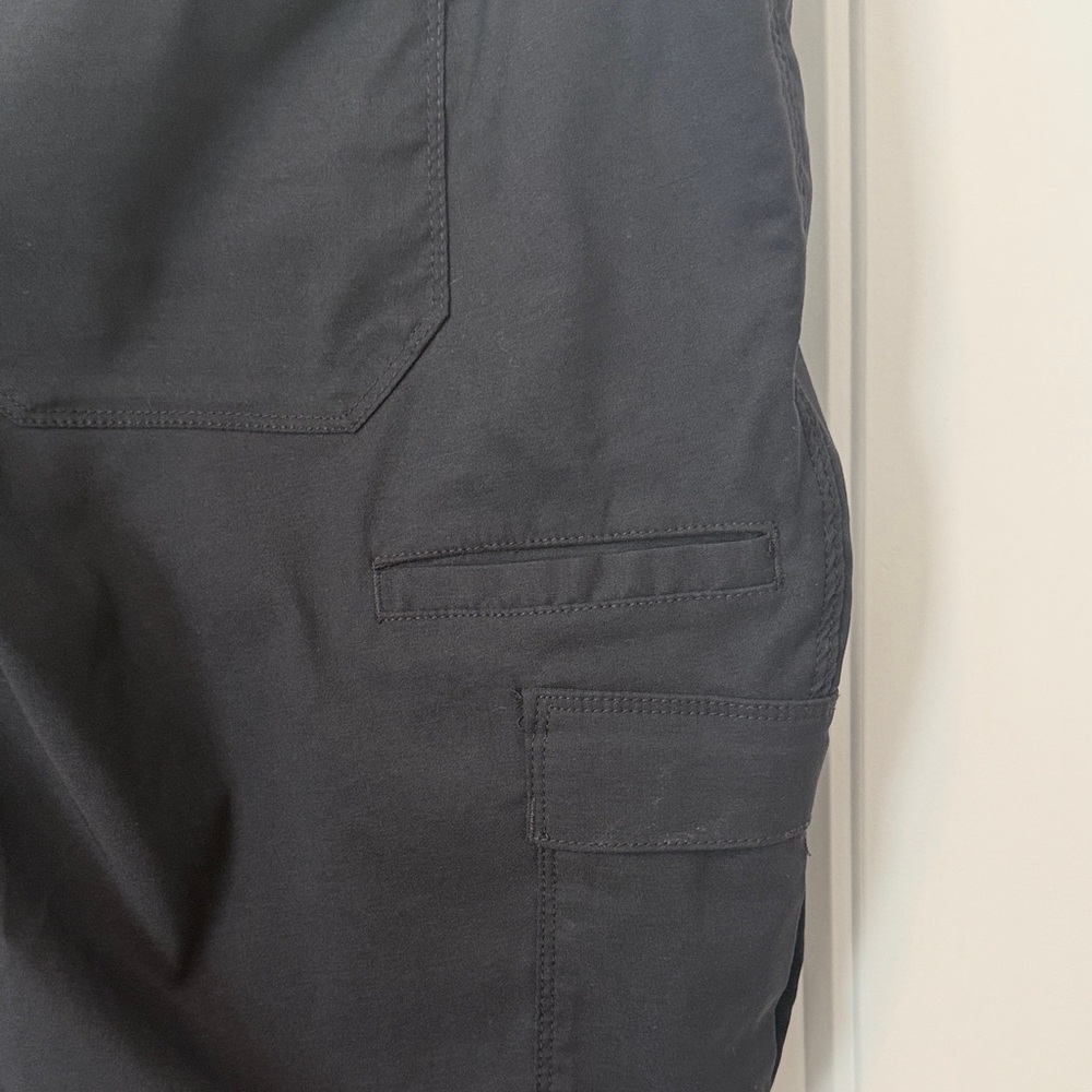 Duluth Trading Co Women's Nylon Stretch Cargo Pants in Black - Picture 6 of 8